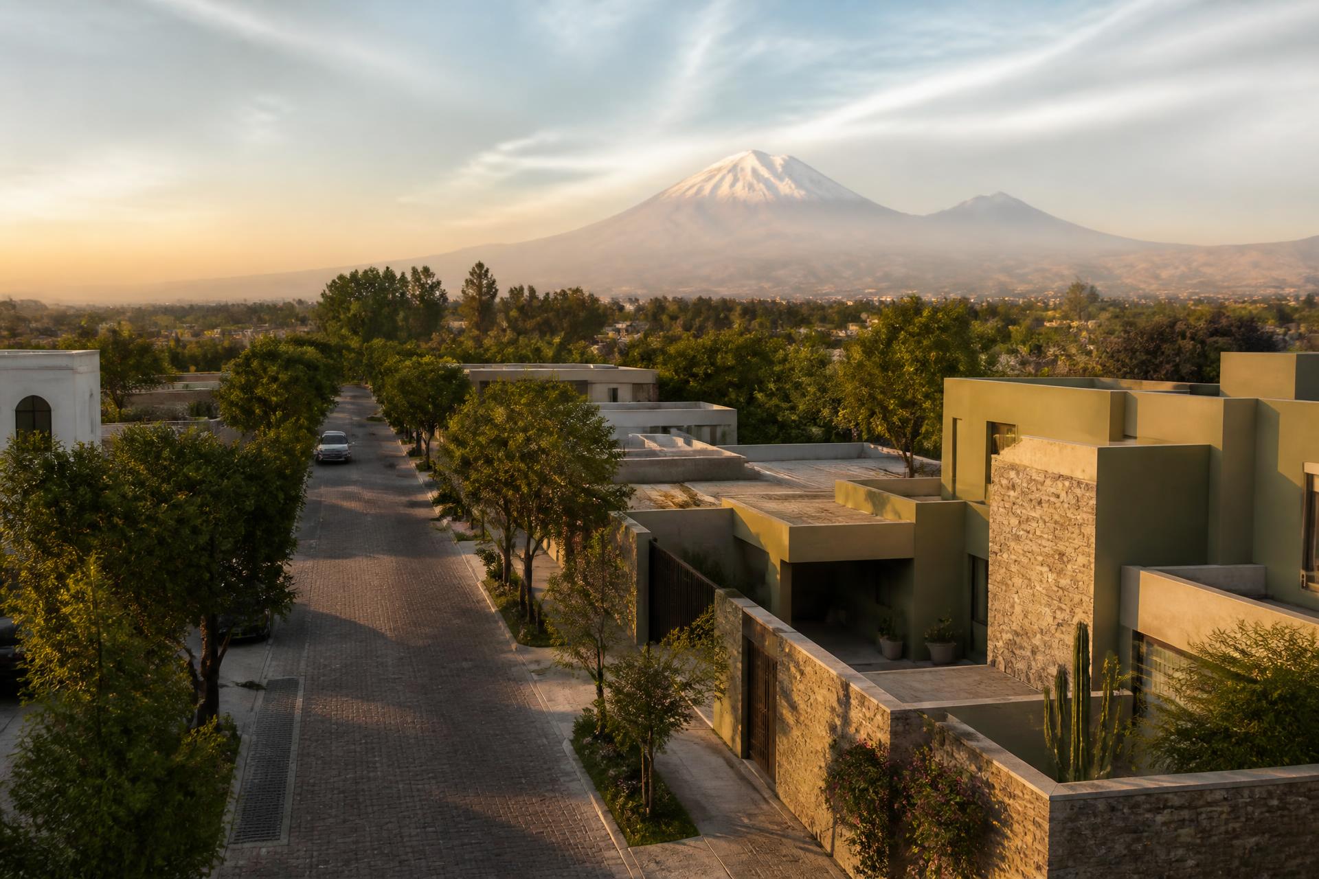 Vista aérea de Villa Laurel con el volcán Misti al fondo
